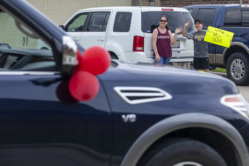 Wellborn Middle School caravan